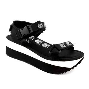 NWT Juicy Couture Women’s Izora Flatform Sandals Size 9